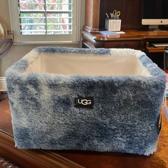 UGG Accents Ugg Tiedye Large Crystal Lake Storage Bin Poshmark